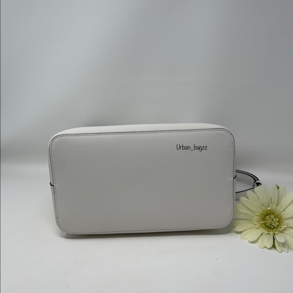 Michael Kors Suri Large Bucket Messenger - Picture 7 of 9